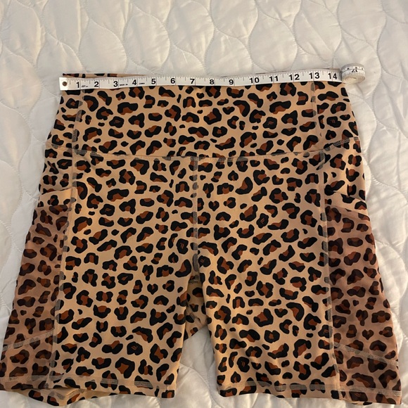Fabletics Leopard Bike Shorts - Sz L, GUC - Picture 8 of 15